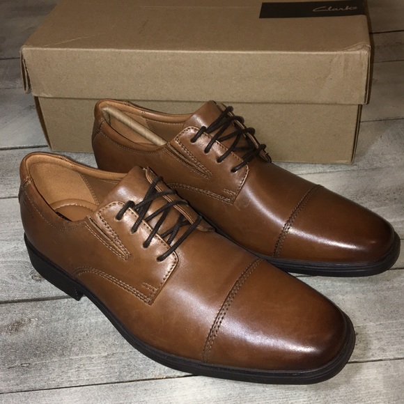 clarks tilden cap oxford shoe